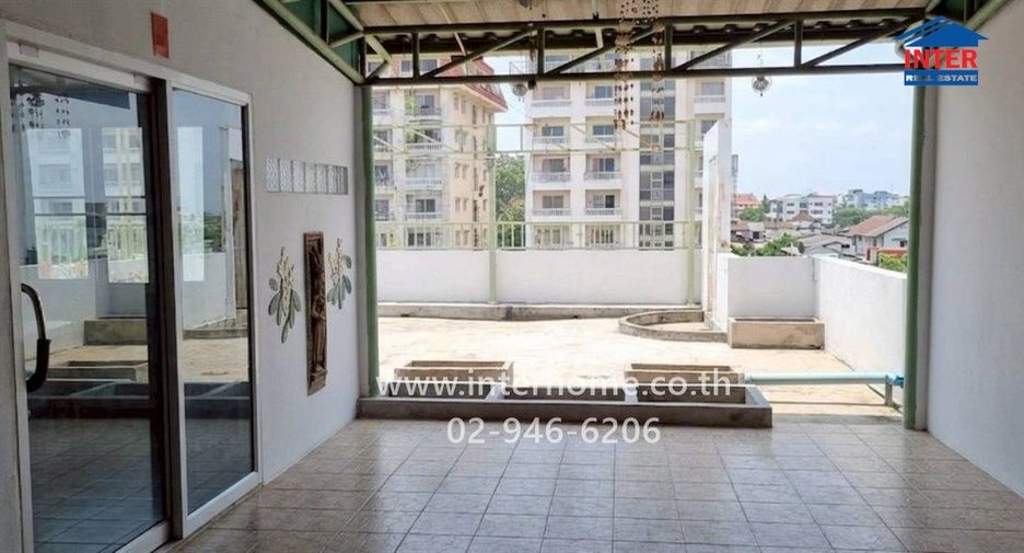 Local comercial en venta de 5 habitaciones en Wang Thonglang, Bangkok