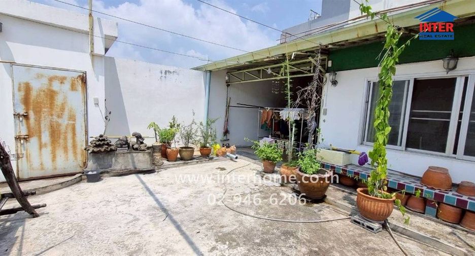 Local comercial en venta de 5 habitaciones en Wang Thonglang, Bangkok