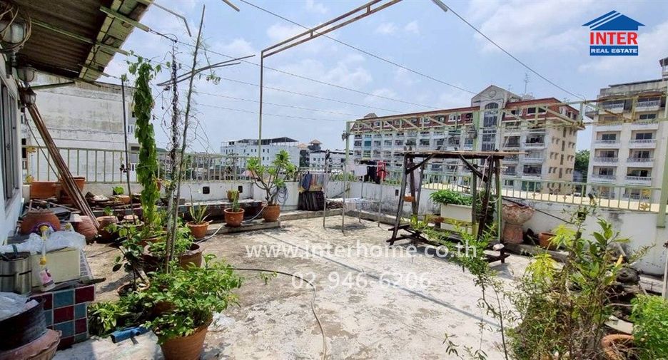 Local comercial en venta de 5 habitaciones en Wang Thonglang, Bangkok
