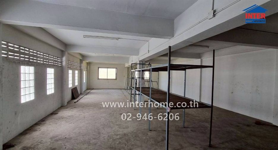 Local comercial en venta de 5 habitaciones en Wang Thonglang, Bangkok