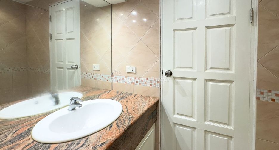 For sale studio condo in Bang Lamung, Chonburi