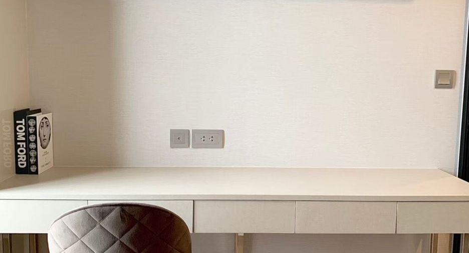 For rent 2 bedrooms condo in Khlong Toei, Bangkok