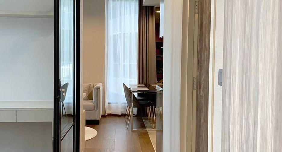 For rent 2 bedrooms condo in Khlong Toei, Bangkok