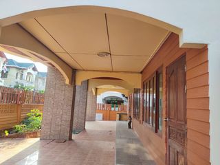 Casa en venta de 6 habitaciones en Bang Phli, Samut Prakan