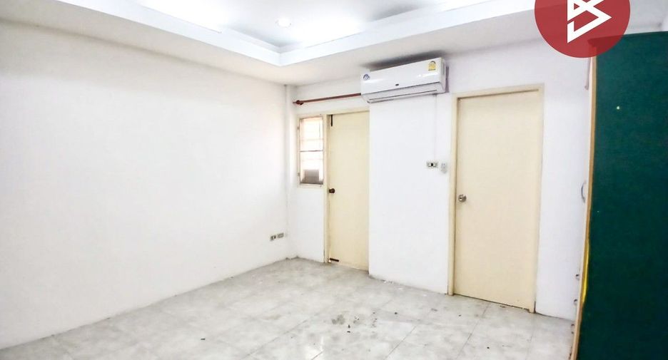 For sale 3 bedrooms townhouse in Prawet, Bangkok