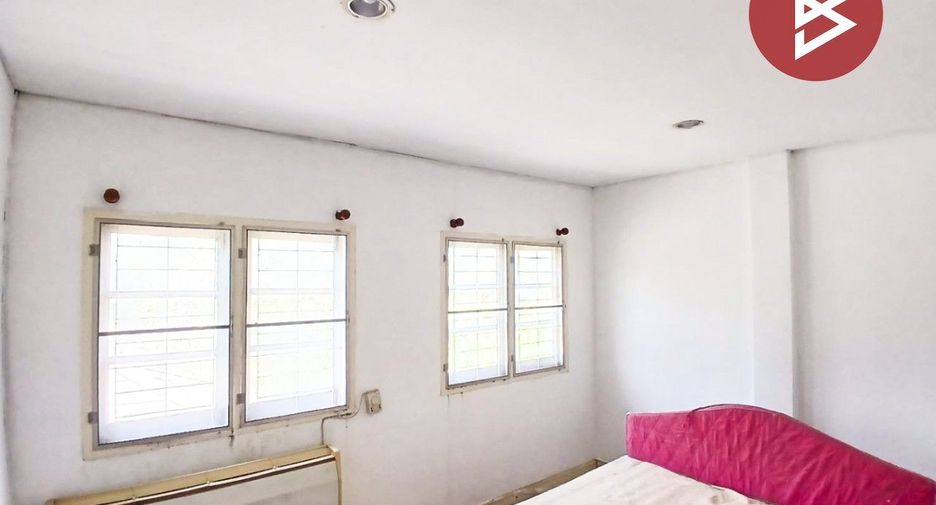 For sale 3 bedrooms townhouse in Prawet, Bangkok