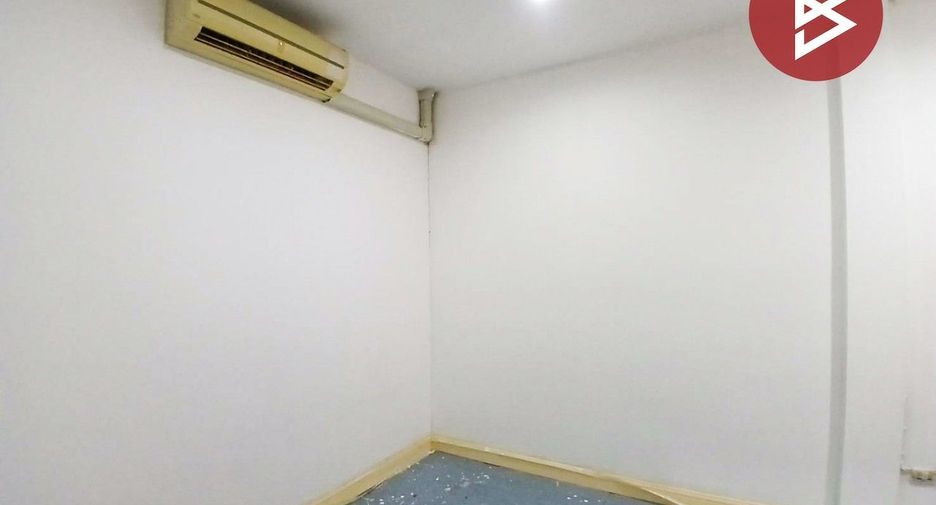 For sale 3 bedrooms townhouse in Prawet, Bangkok