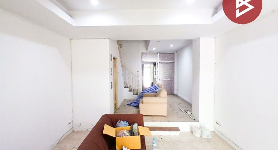 For sale 3 bedrooms townhouse in Prawet, Bangkok