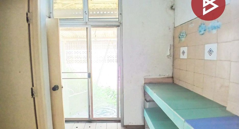 For sale 3 bedrooms townhouse in Prawet, Bangkok