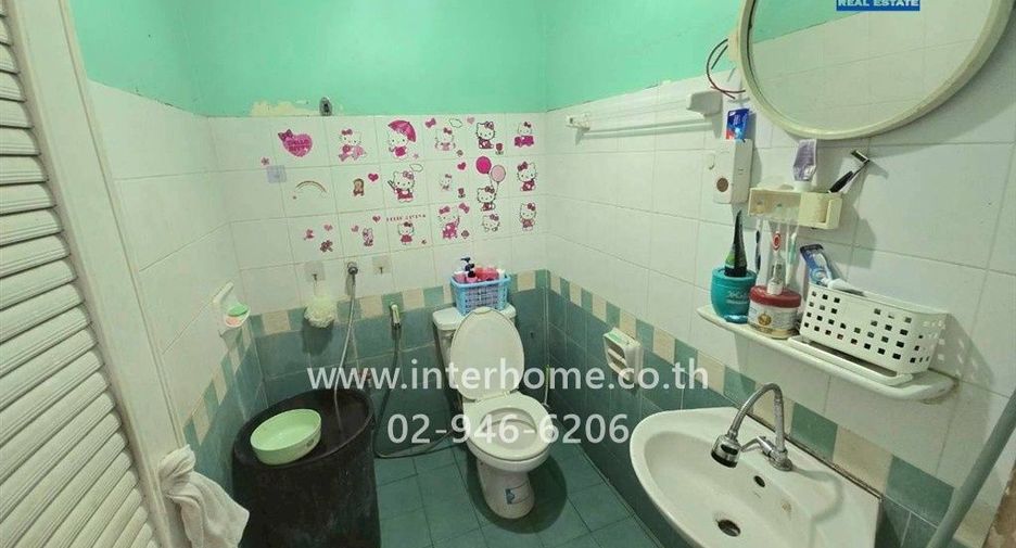 Reihenhaus zum Kauf mit 3 Zimmer in Phra Samut Chedi, Samut Prakan