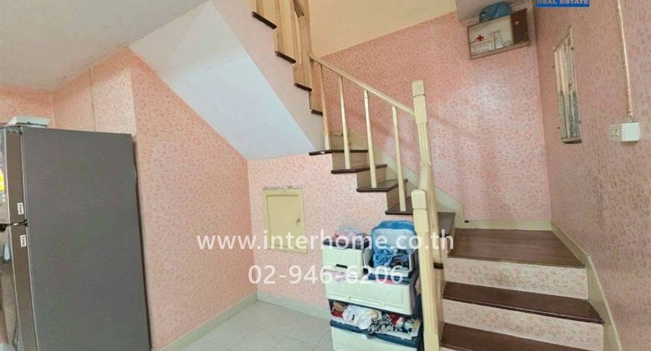 Reihenhaus zum Kauf mit 3 Zimmer in Phra Samut Chedi, Samut Prakan