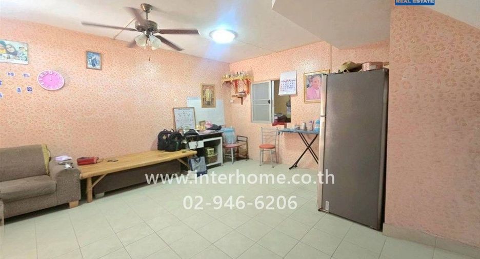 Reihenhaus zum Kauf mit 3 Zimmer in Phra Samut Chedi, Samut Prakan