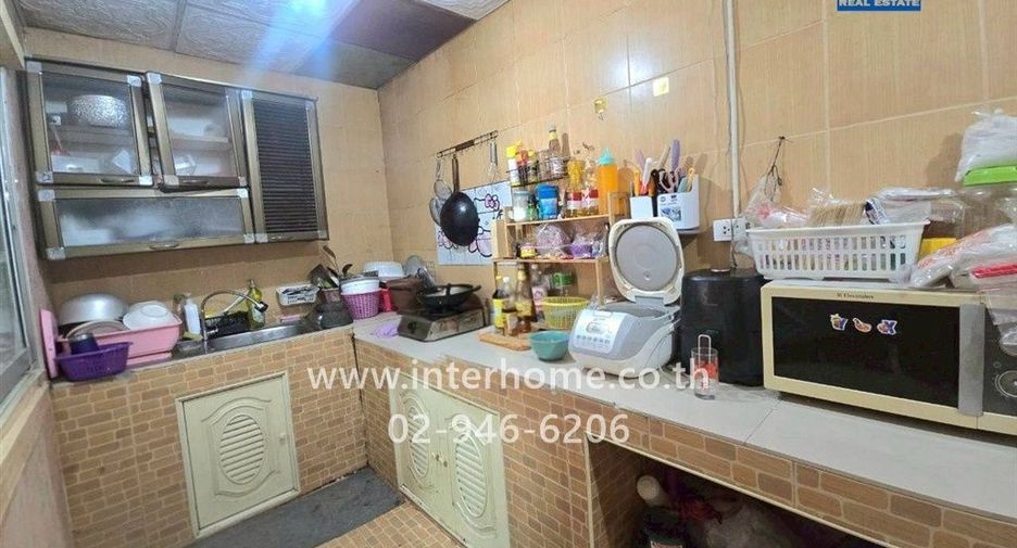 Reihenhaus zum Kauf mit 3 Zimmer in Phra Samut Chedi, Samut Prakan