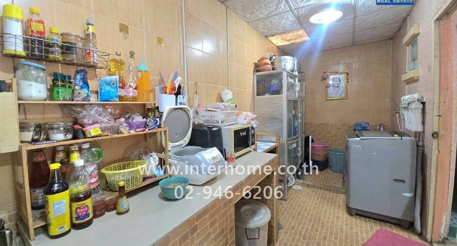 Reihenhaus zum Kauf mit 3 Zimmer in Phra Samut Chedi, Samut Prakan