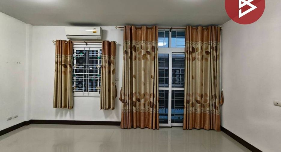 For sale 3 bedrooms townhouse in Mueang Chon Buri, Chonburi