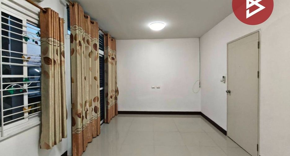 For sale 3 bedrooms townhouse in Mueang Chon Buri, Chonburi