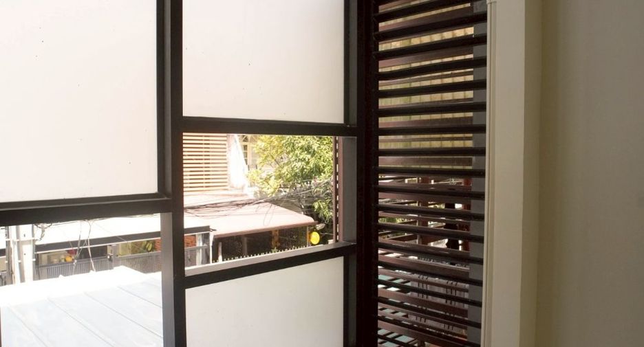 For rent 4 bedrooms retail Space in Khlong Toei, Bangkok