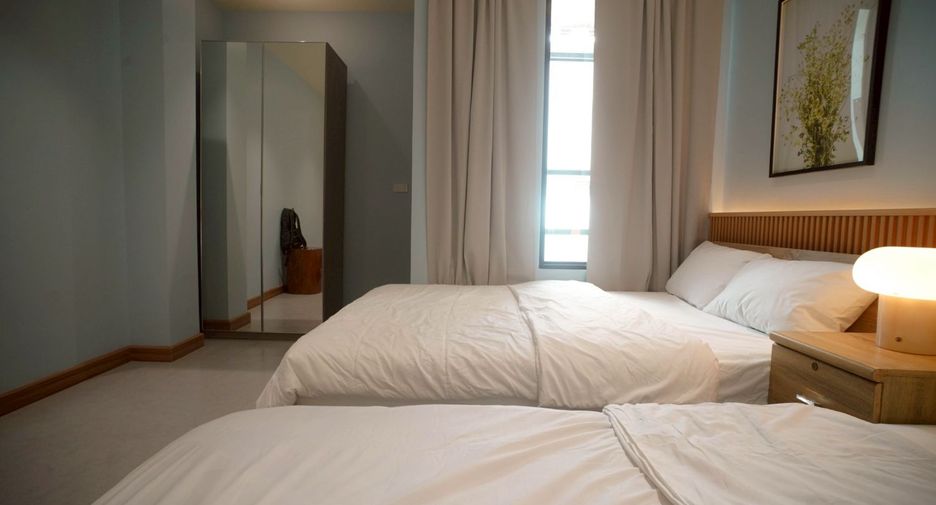 For rent 4 bedrooms retail Space in Khlong Toei, Bangkok
