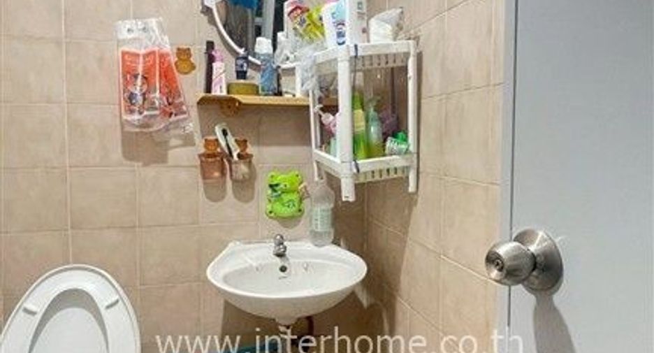 For sale 4 bedrooms townhouse in Thanyaburi, Pathum Thani