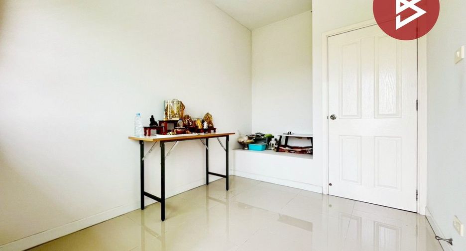 For sale 3 bedrooms townhouse in Pluak Daeng, Rayong