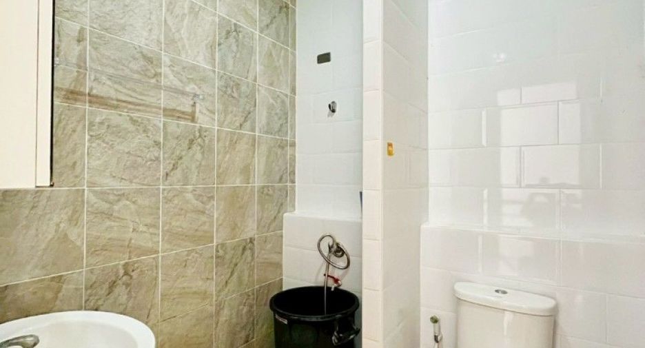 For sale 3 bedrooms townhouse in Pluak Daeng, Rayong