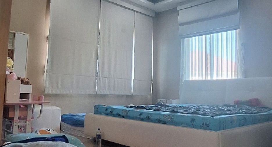 Casa adosada en venta de 3 habitaciones en Lat Krabang, Bangkok