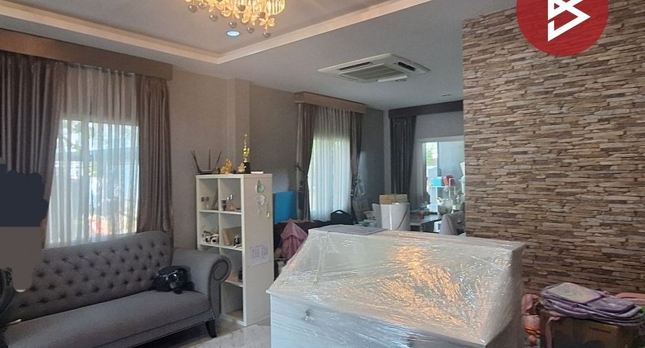 Casa adosada en venta de 3 habitaciones en Lat Krabang, Bangkok