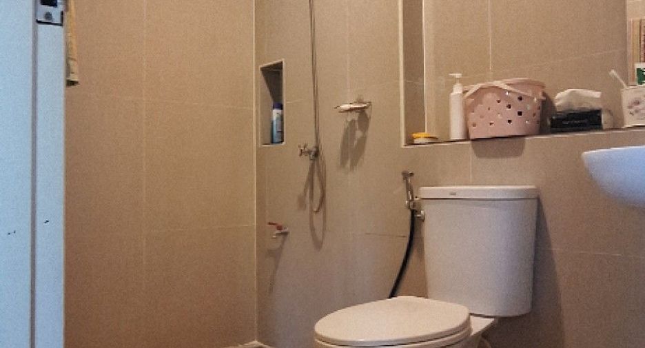 Casa adosada en venta de 3 habitaciones en Lat Krabang, Bangkok