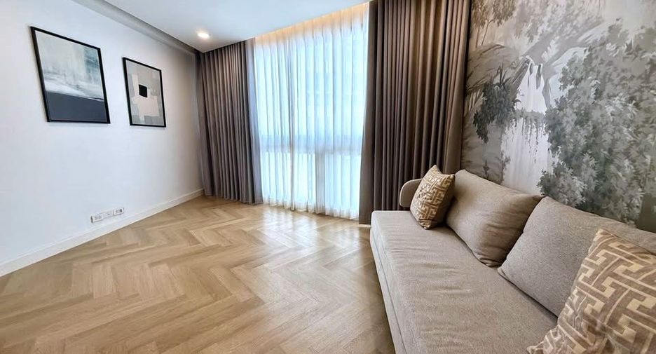For sale 3 bedrooms condo in Khlong Toei, Bangkok