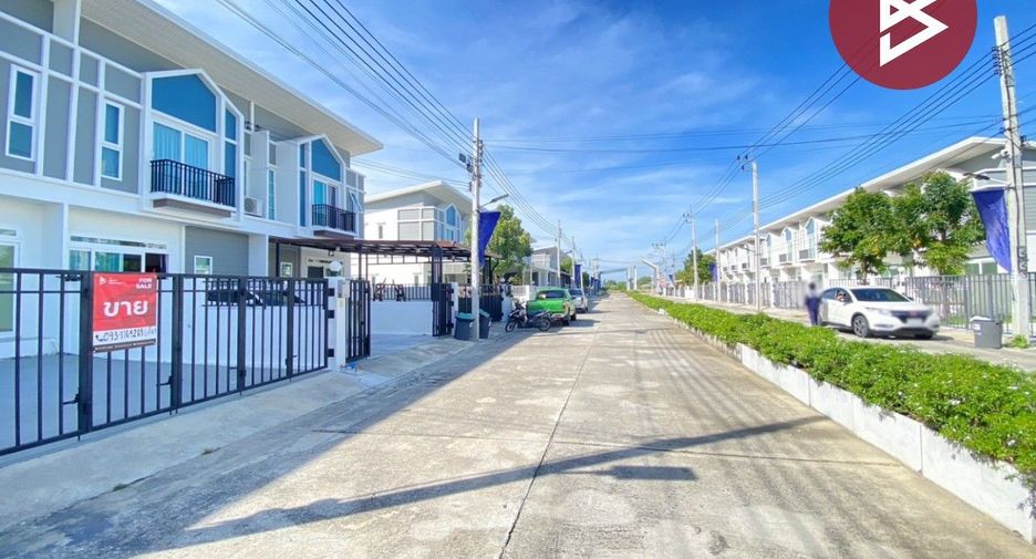 For sale 4 bedrooms townhouse in Mueang Samut Prakan, Samut Prakan