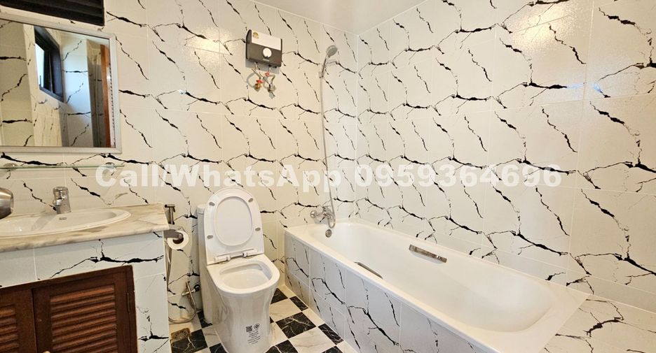 For rent 2 bedrooms condo in Watthana, Bangkok