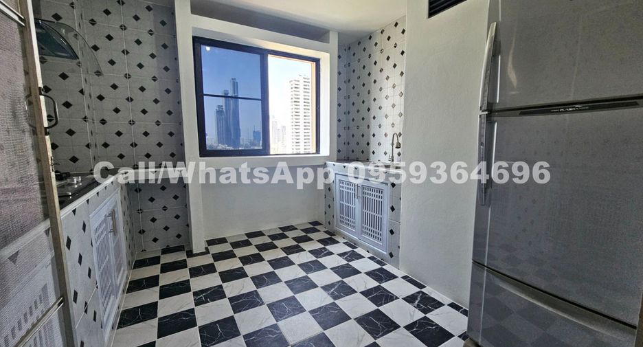 For rent 2 bedrooms condo in Watthana, Bangkok