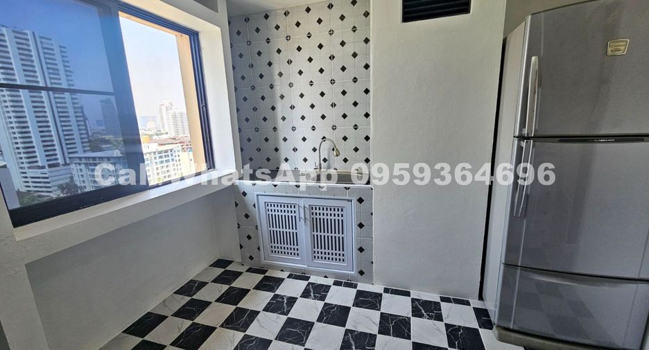 For rent 2 bedrooms condo in Watthana, Bangkok
