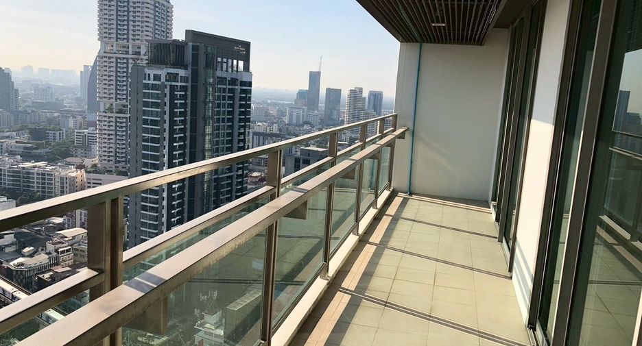 Wohnung zur Miete mit 3 Zimmer in Khlong Toei, Bangkok