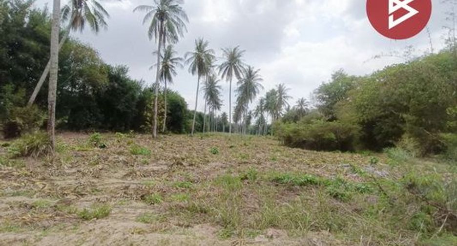 出售 土地 在 Si Racha, Chon Buri