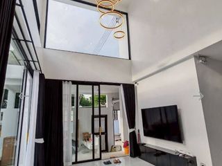 For rent 5 bedrooms house in Huai Khwang, Bangkok