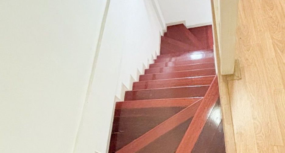 For sale 3 ベッドルーム townhouse in Prawet, Bangkok
