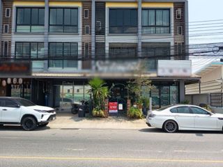 For sale retail Space in Mueang Chachoengsao, Chachoengsao