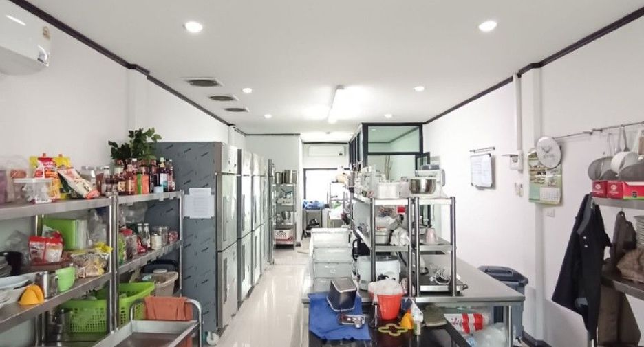 For sale retail Space in Mueang Chachoengsao, Chachoengsao
