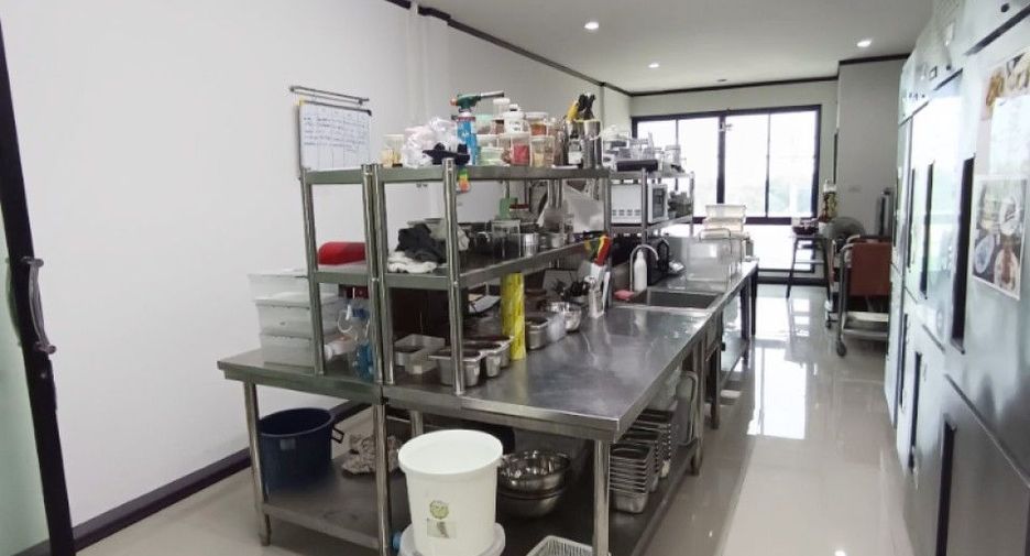 For sale retail Space in Mueang Chachoengsao, Chachoengsao
