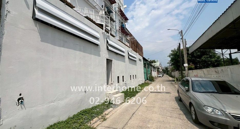 For sale 44 bedrooms retail Space in Bang Khae, Bangkok