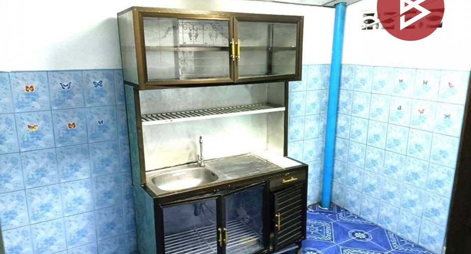 Продажа 2 спальни таунхаус в Mueang Chon Buri, Чонбури