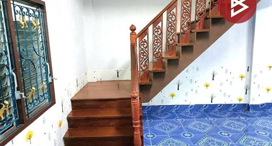 Продажа 2 спальни таунхаус в Mueang Chon Buri, Чонбури