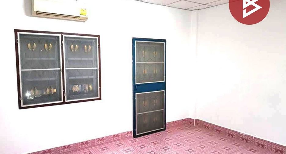 Продажа 2 спальни таунхаус в Mueang Chon Buri, Чонбури