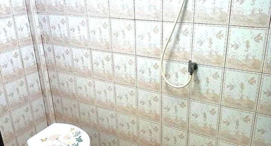 Продажа 2 спальни таунхаус в Mueang Chon Buri, Чонбури