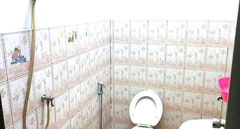 Продажа 2 спальни таунхаус в Mueang Chon Buri, Чонбури
