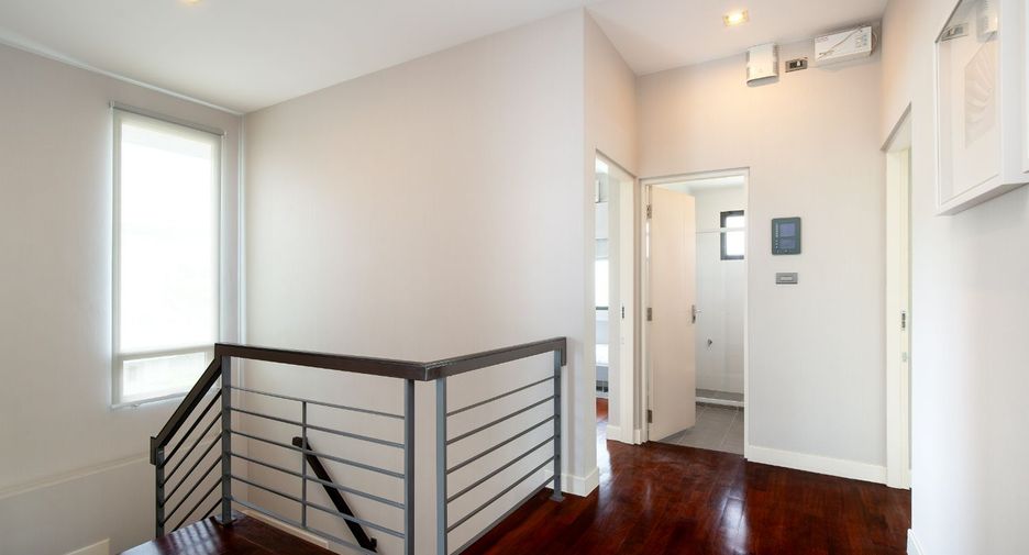 Haus zum Kauf mit 4 Zimmer in Pak Kret, Nonthaburi