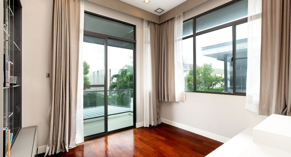Haus zum Kauf mit 4 Zimmer in Pak Kret, Nonthaburi
