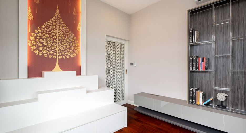 Haus zum Kauf mit 4 Zimmer in Pak Kret, Nonthaburi