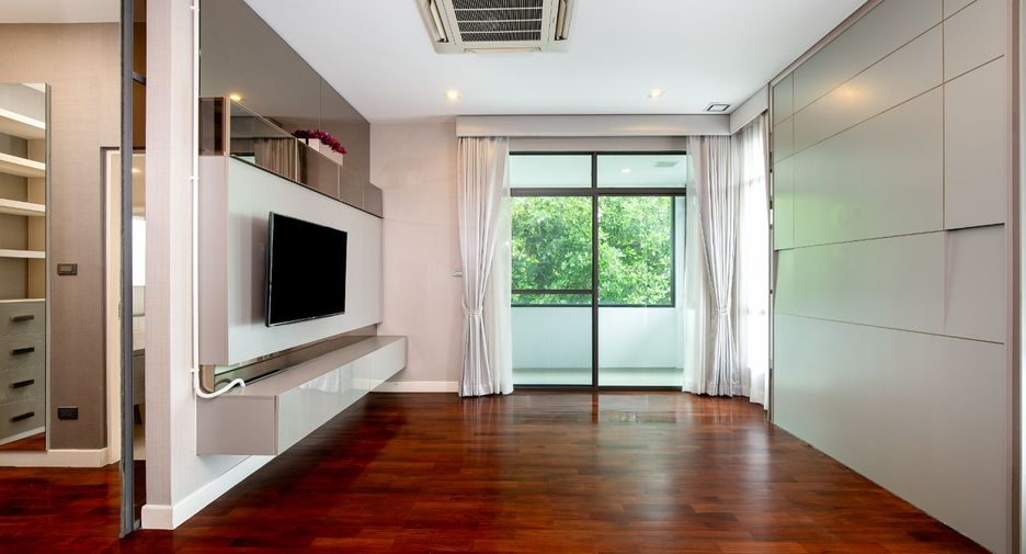 Haus zum Kauf mit 4 Zimmer in Pak Kret, Nonthaburi
